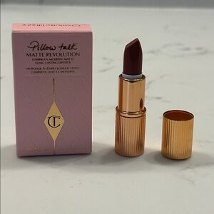 Charlotte Tilbury Matte Revolution lipstick. Pillow Talk Medium. 1.1 gram. NIB!